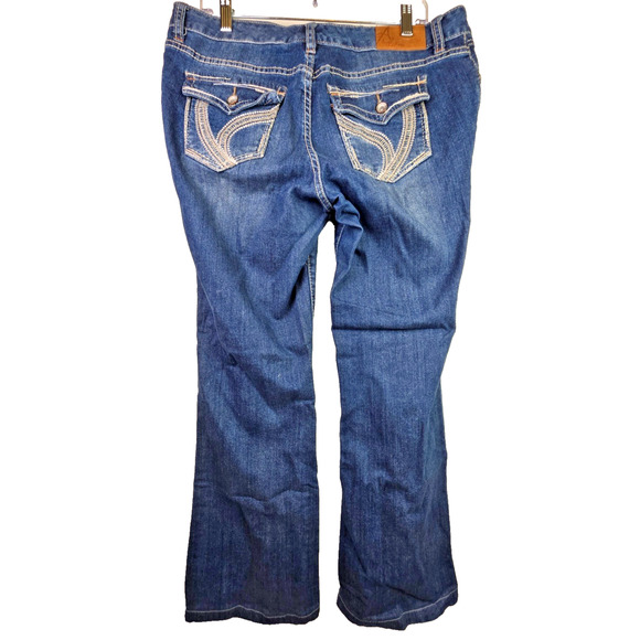 Ariya Women’s Size 15/16 Bootcut Jeans Stretch Denim Medium Wash Classic Fit - Picture 3 of 12